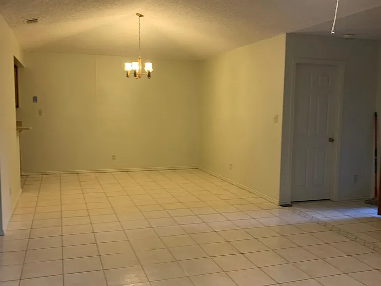 1802 Bobcat Ln — Photo 15