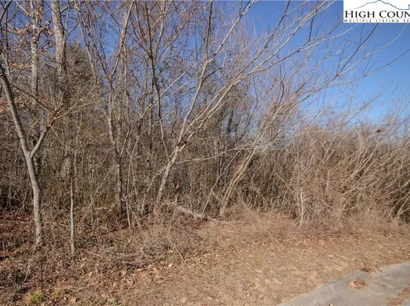 740 SE Chatsworth Street, Lenoir, NC 28645