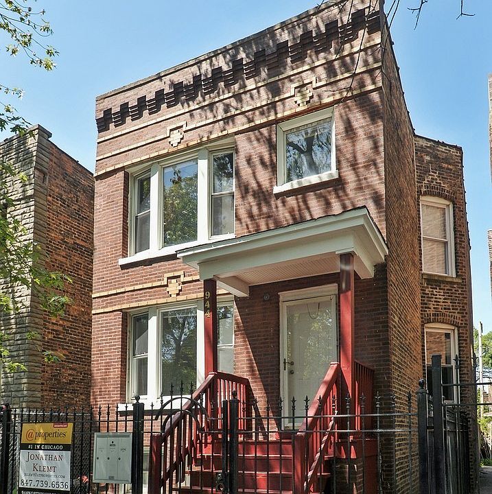 1st image of 944 N Hamlin Ave