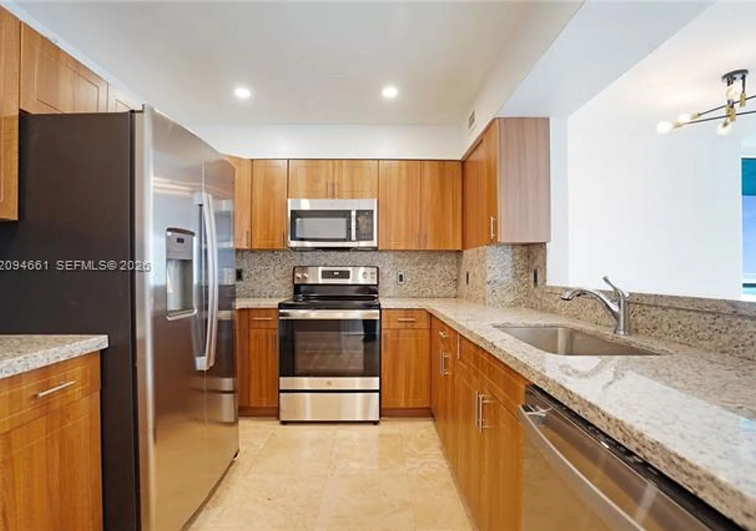 5101 Collins Avenue Cu — Photo 1