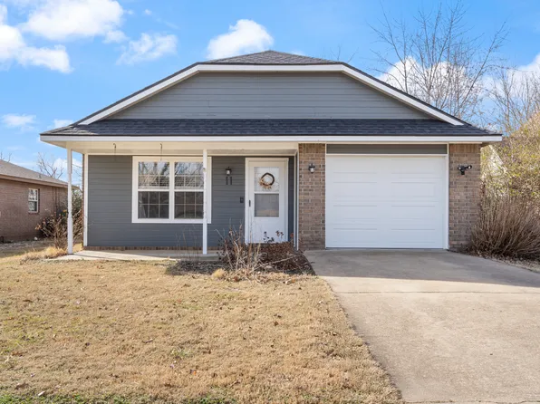 11 Jordan Ln, Bentonville, AR 72712