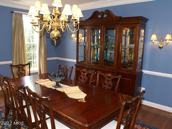 4th image of 3415 Oakton Chase Ct