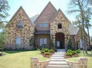 904 Glenmont Rd, North Richland Hills, TX 76180