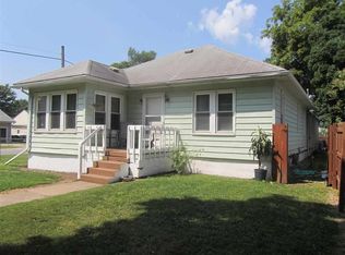 1819 Quaker St, Pekin, IL 61554