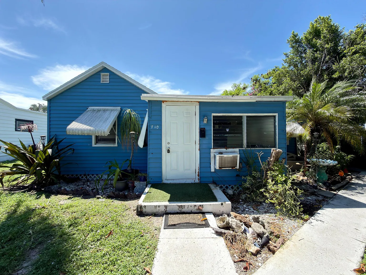2 bed, 1.0 bath, 804 sqft, $2,250 — Photo 1