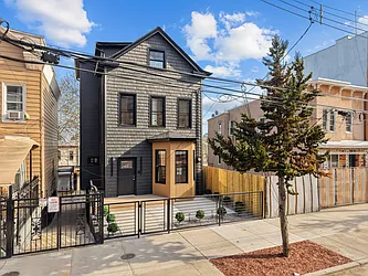 230 Sunnyside Avenue, #TWNHS