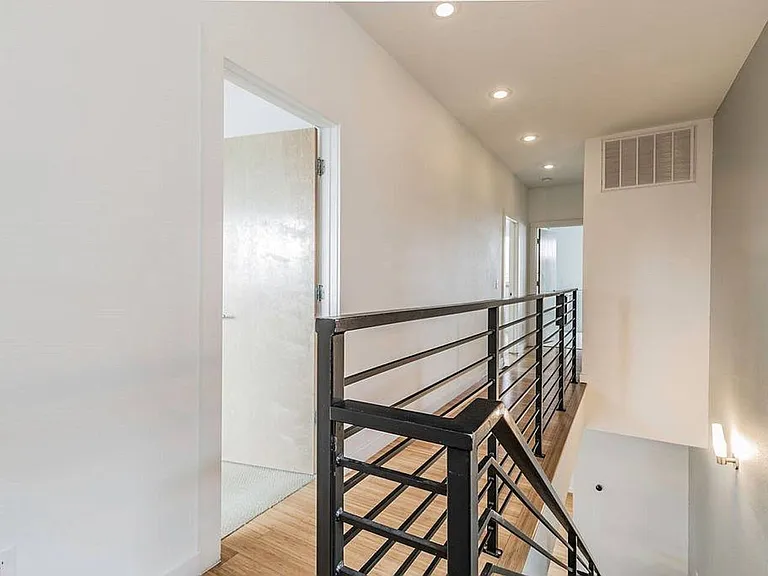 183 W Martin Luther King Jr Blvd — Photo 5