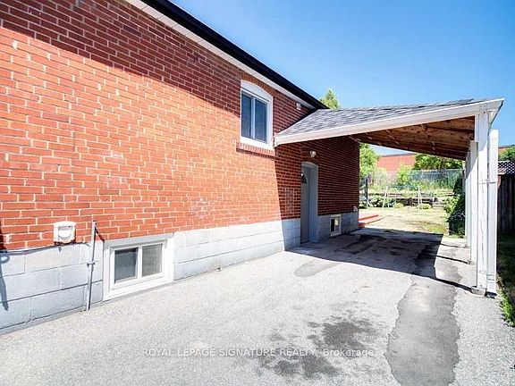 3rd image of 111 Ellington Dr