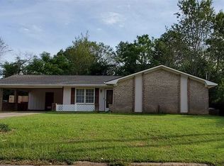 117 Scarborough Rd, Centerville, GA 31028