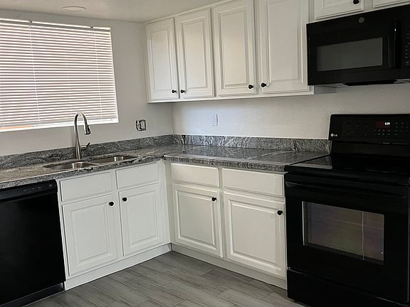5th image of 8119 N 33rd Dr Unit 2