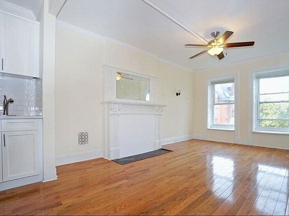 4th image of 54 Macon St #H