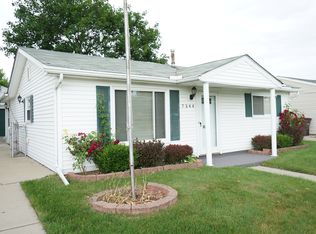 7344 Pine St, Taylor, MI 48180