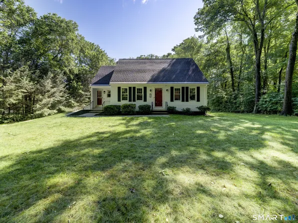 12 School House Hill, Burlington, CT 06013