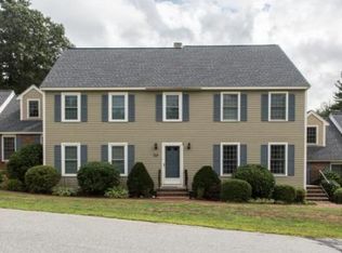 10 Seaver Brook Ln, Plaistow, NH 03865