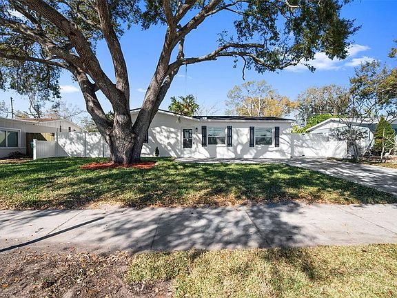 4th image of 1448 Belcher Rd S