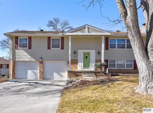 432 S 150th Cir, Omaha, NE 68154