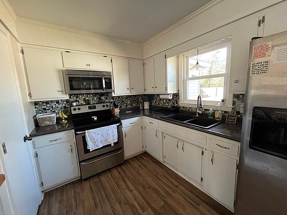 4th image of 122 Woodberry Ct