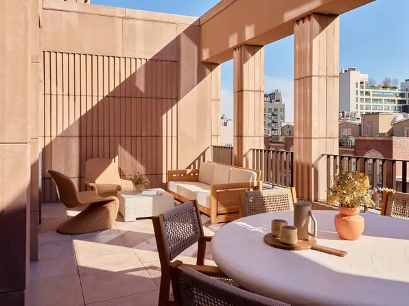 323 Bergen Street image 5 of 18