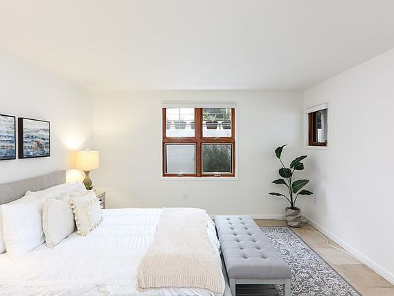 2nd image of 2501 28th St APT 5