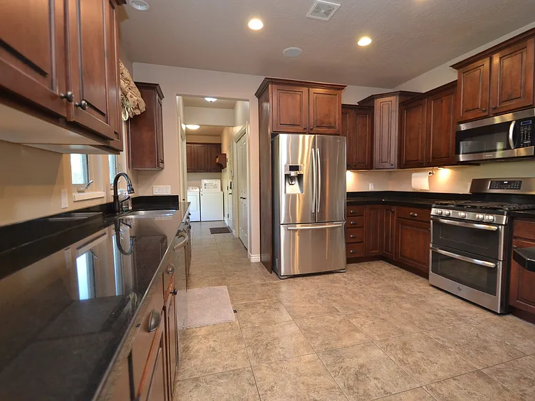 10741 S Weiss Dr — Photo 11