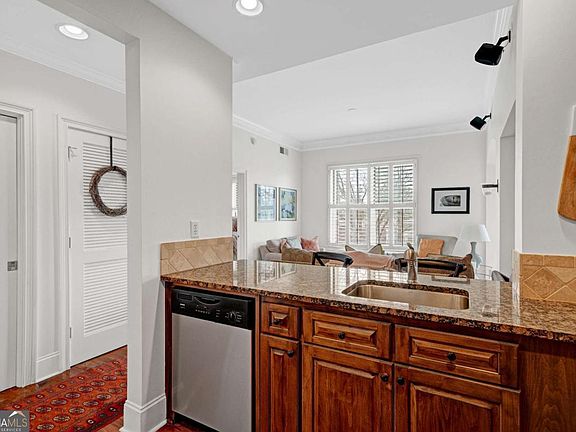 2nd image of 2255 Peachtree Rd NE Unit 520