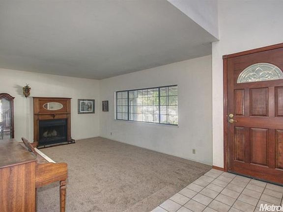 2nd image of 805 Royal Garden Ave