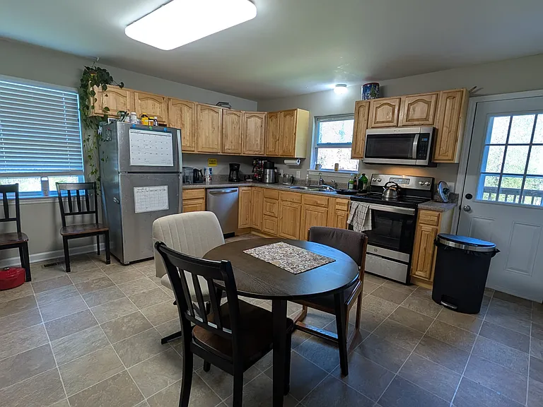 Eat in kitchen