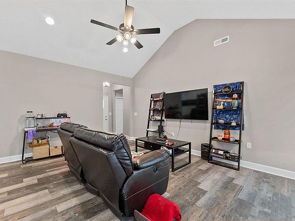 5th image of 701 Cherry Blossom Ct