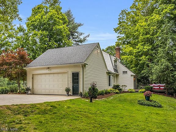 3rd image of 8275 Belle Vernon Dr