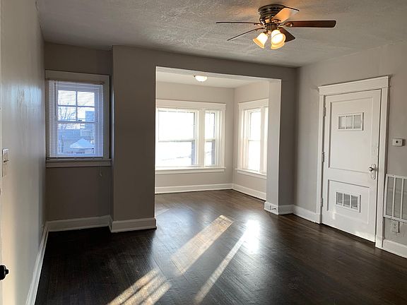 2nd image of 1004 E 43rd St #2W