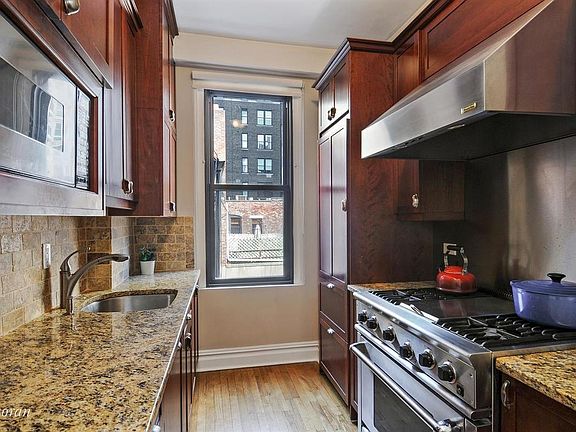 2nd image of 24 W 69th St APT 6B
