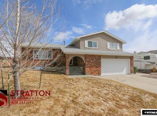 1013 Mesa Dr, Douglas, WY 82633