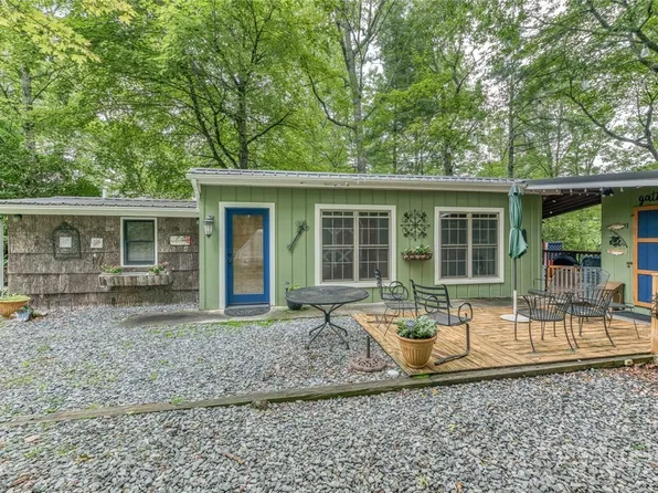 39 Beech Lane, Newland, NC 28657