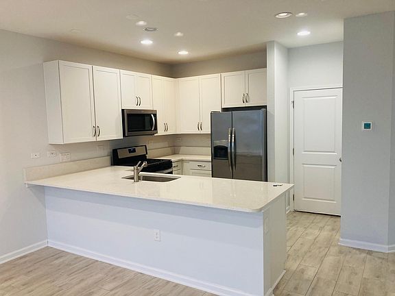 4th image of 469 Pine Bluff Dr #469