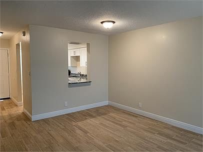5th image of 3614 Estates Dr #21