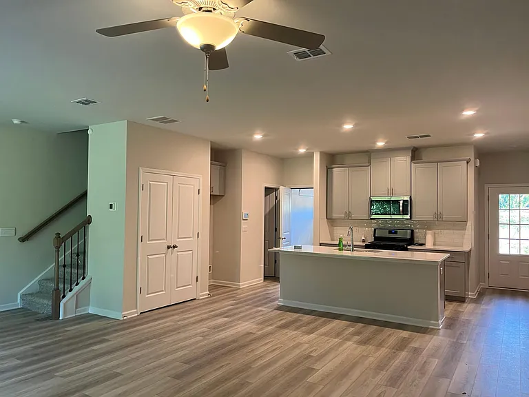 1455 Villageside Ct — Photo 1