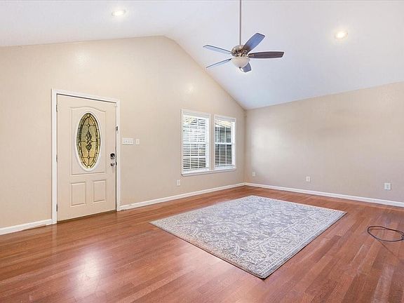 5th image of 9506 E Avenue I
