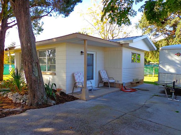 4th image of 14115 Plum Ln