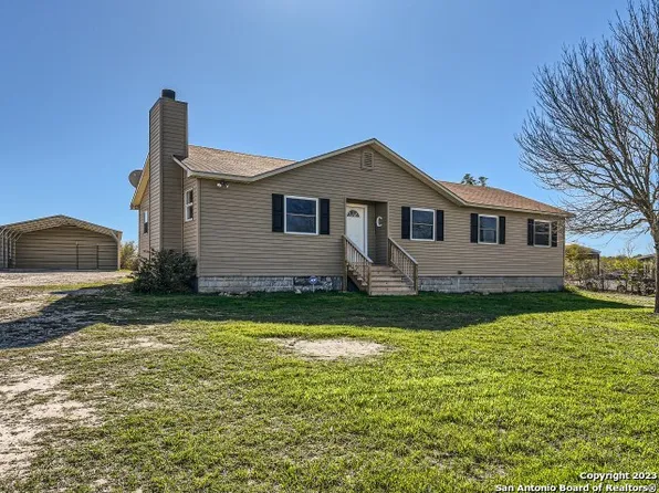 18618 County Road 5740, Castroville, TX 78009