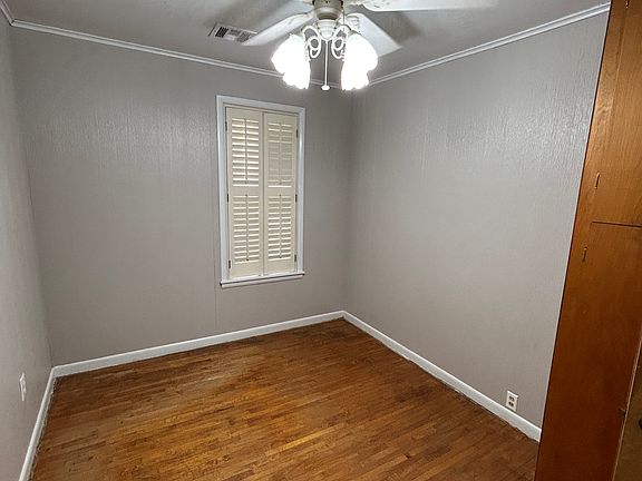 5th image of 302 E Cherry St
