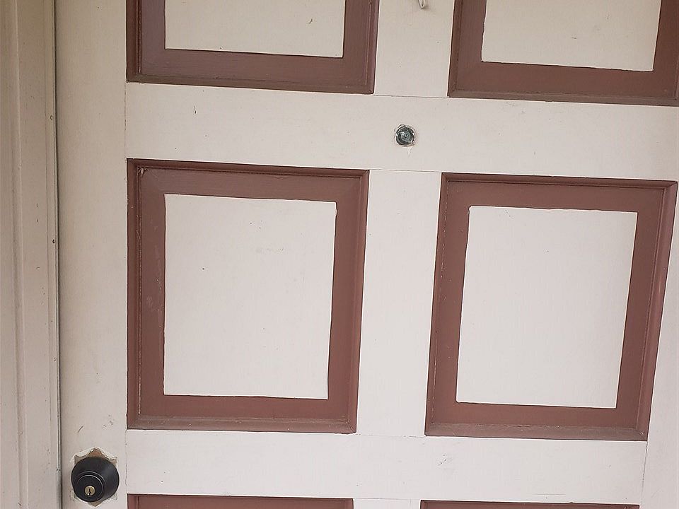 1st image of 218 Young St