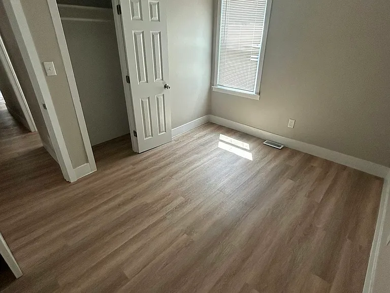 13723 Mapleridge St #1 — Photo 9