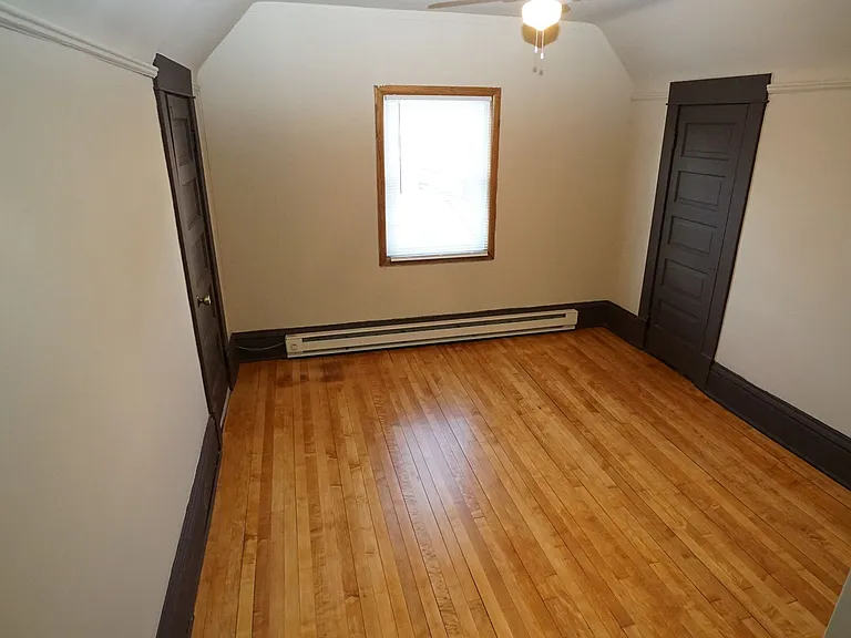 345-347 W Doty St — Photo 4