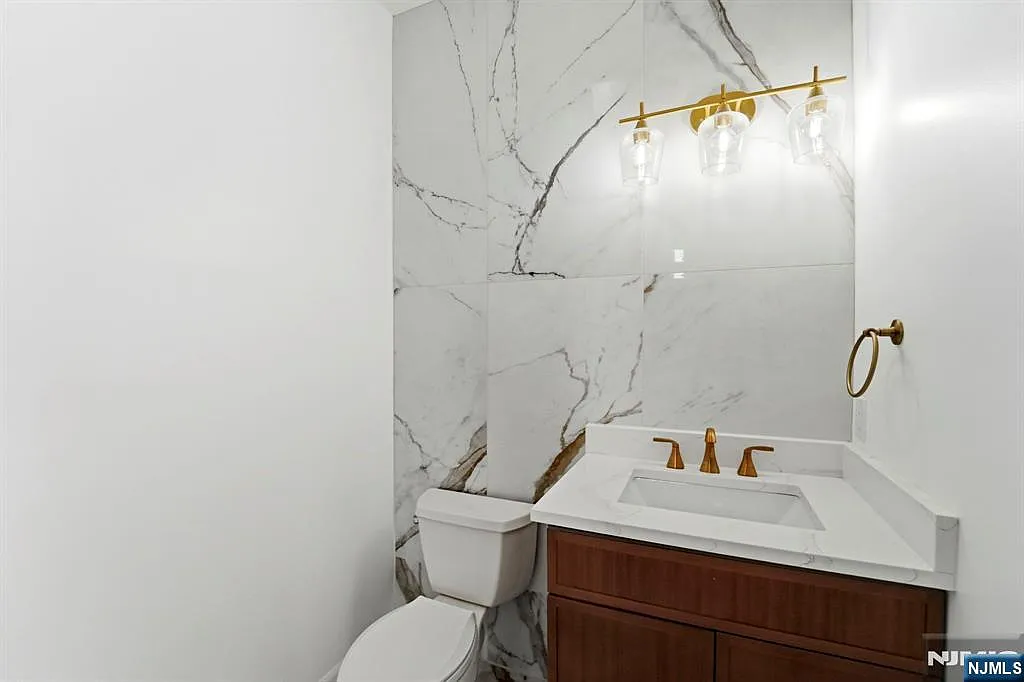 3 bed, 3.5 bath, $4,400 — Photo 4
