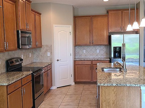 3rd image of 3011 Oriole Dr