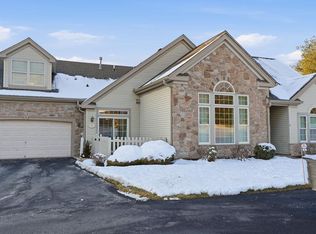 4 Legacy Oaks Dr, Richboro, PA 18954