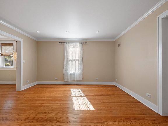 5th image of 127 N Linden Ave