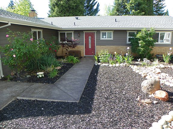 3rd image of 2975 Camino Heights Dr