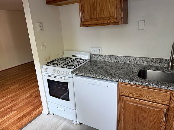 4th image of 247 S 18th St #1B