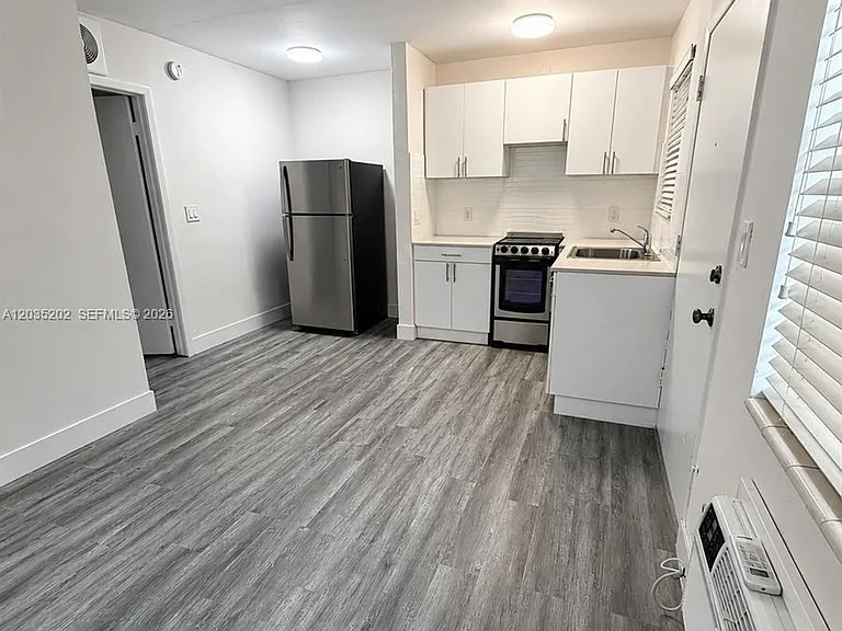427 Anastasia Ave #11 — Photo 2
